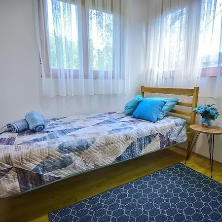 Lägenhet Your Cozy Hideaway In