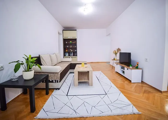 Your Cozy Hideaway In Apartment *